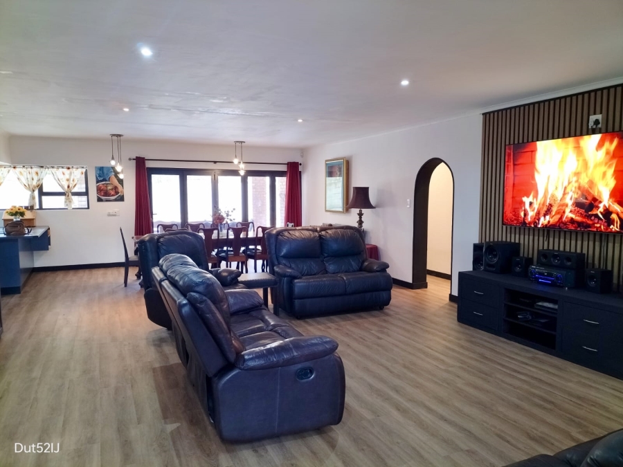 4 Bedroom Property for Sale in Tergniet Western Cape